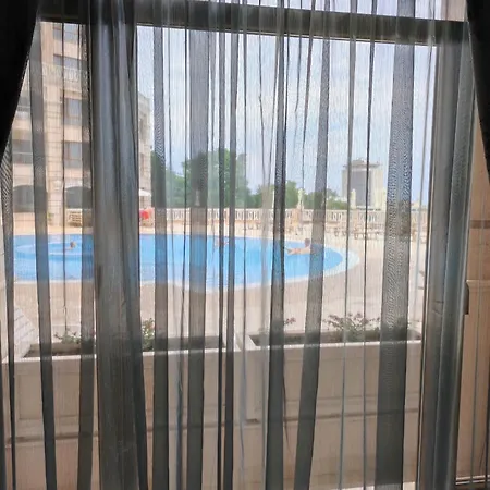 Cabacum Beach апартамент голубая лагуна 瓦爾納
