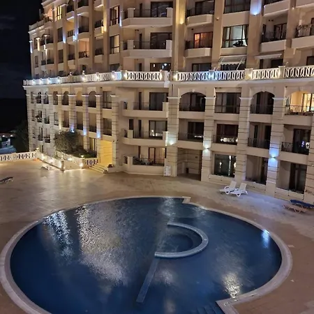 Cabacum Beach апартамент голубая лагуна شقة فارنا